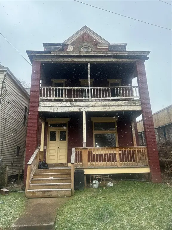 702 Whitney Ave, Wilkinsburg, PA 15221 - Image #1