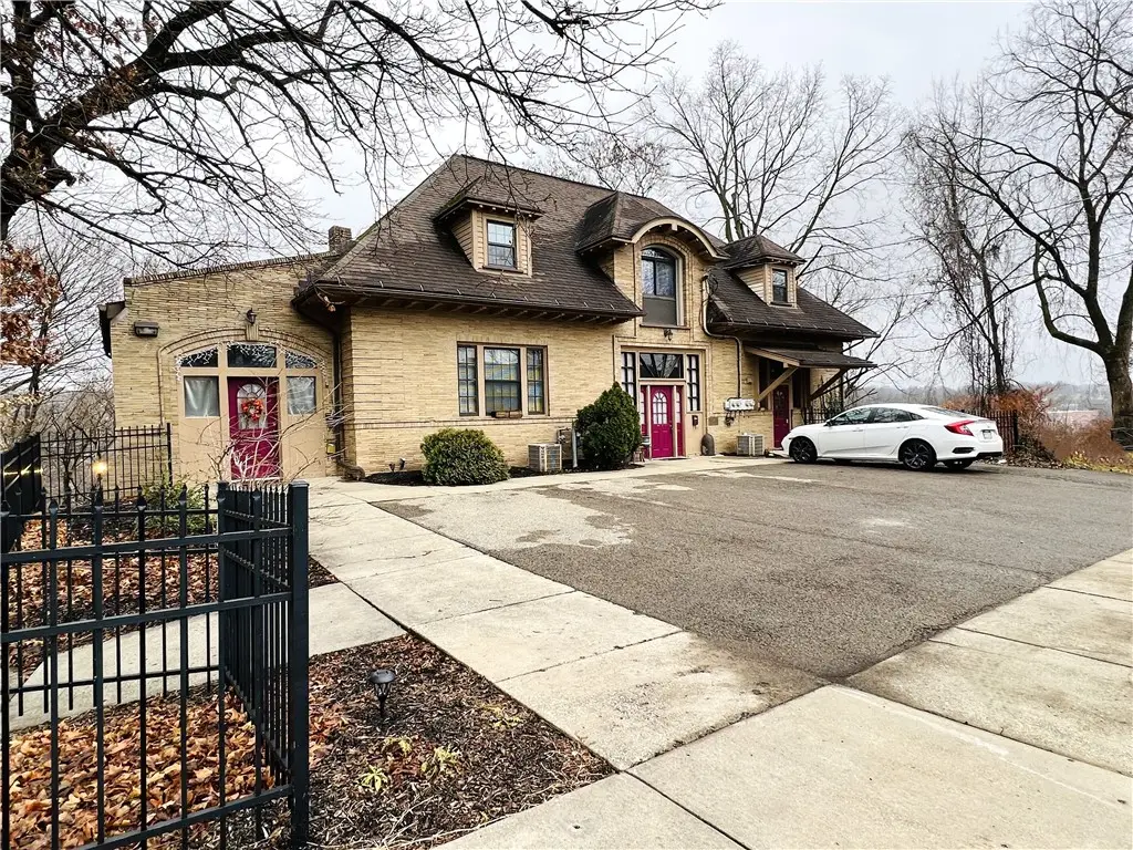 304 Rhodes Place, New Castle, PA 16101 - Image #1