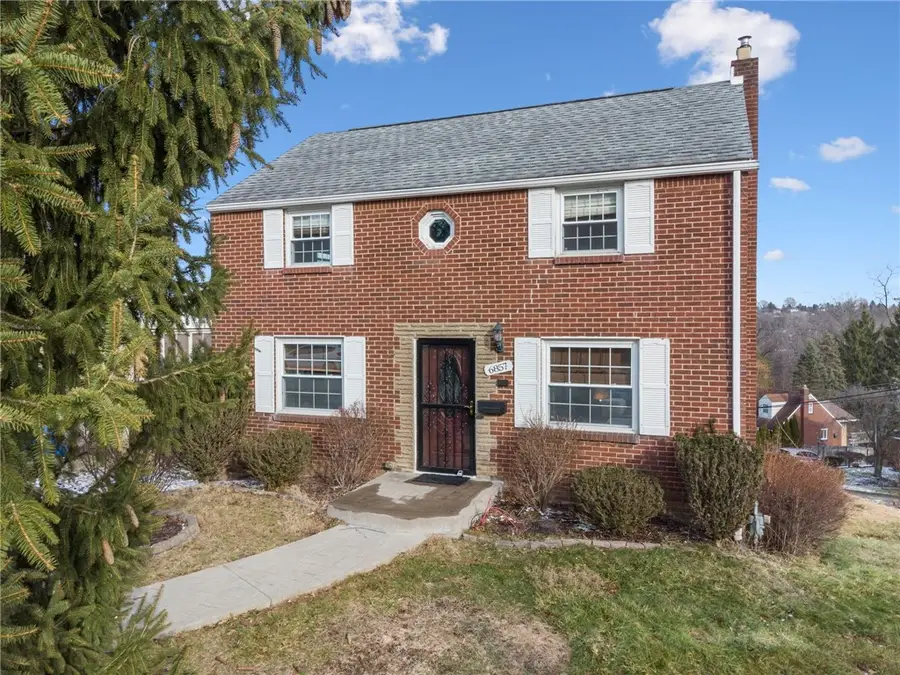 6857 Tunnelview Dr, Penn Hills, PA 15235 - Image #2