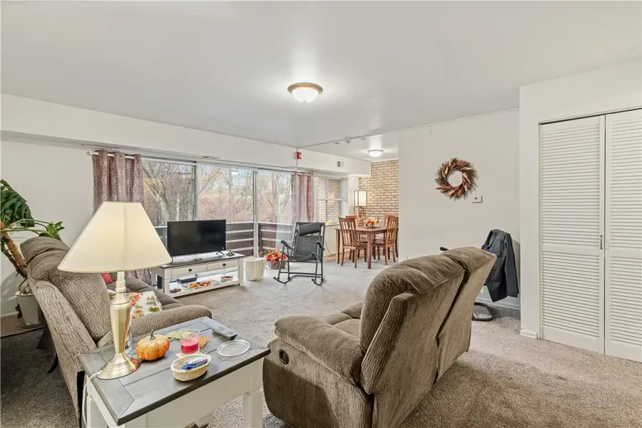 5081 Sanlin Dr, Moon Township, PA 15108 - Image #3