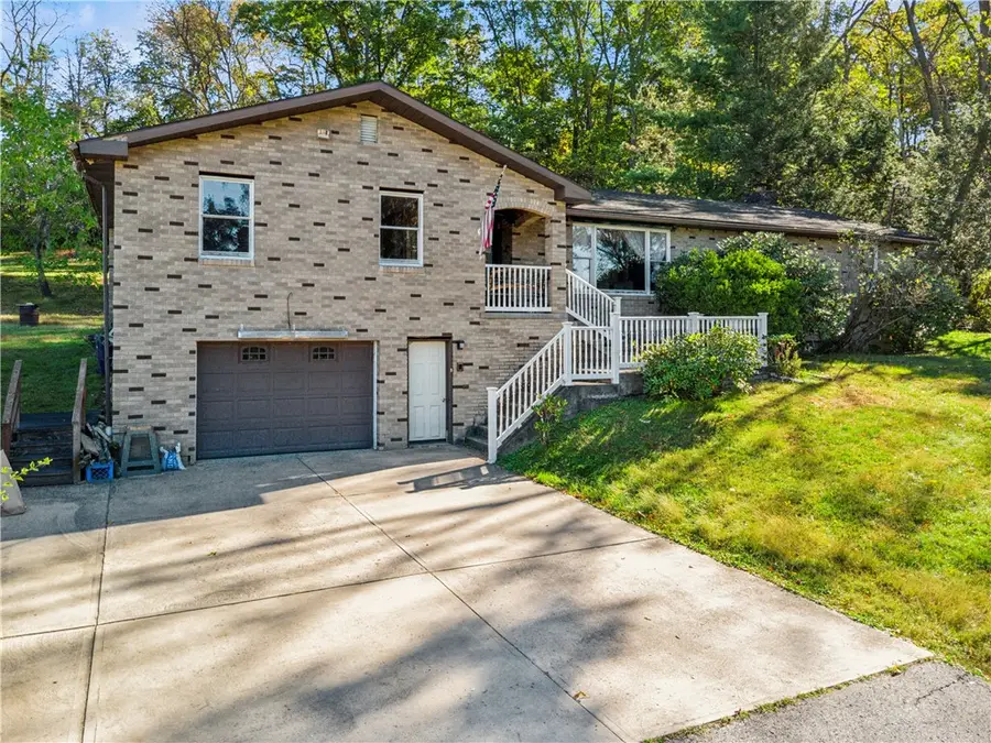 361 Maple Rd, Plum, PA 15239 - Image #2