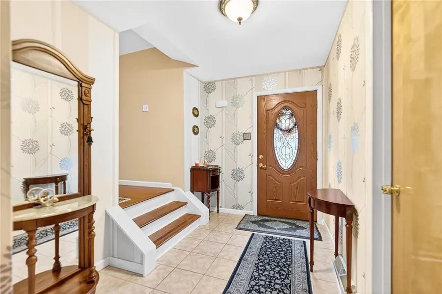 8576 W Barkhurst Dr, McCandless, PA 15237 - Image #3