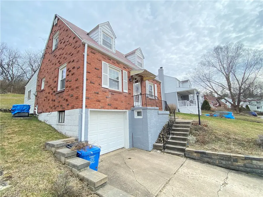 333 Elmbrook Ln, Scott Township, PA 15243 - Image #2