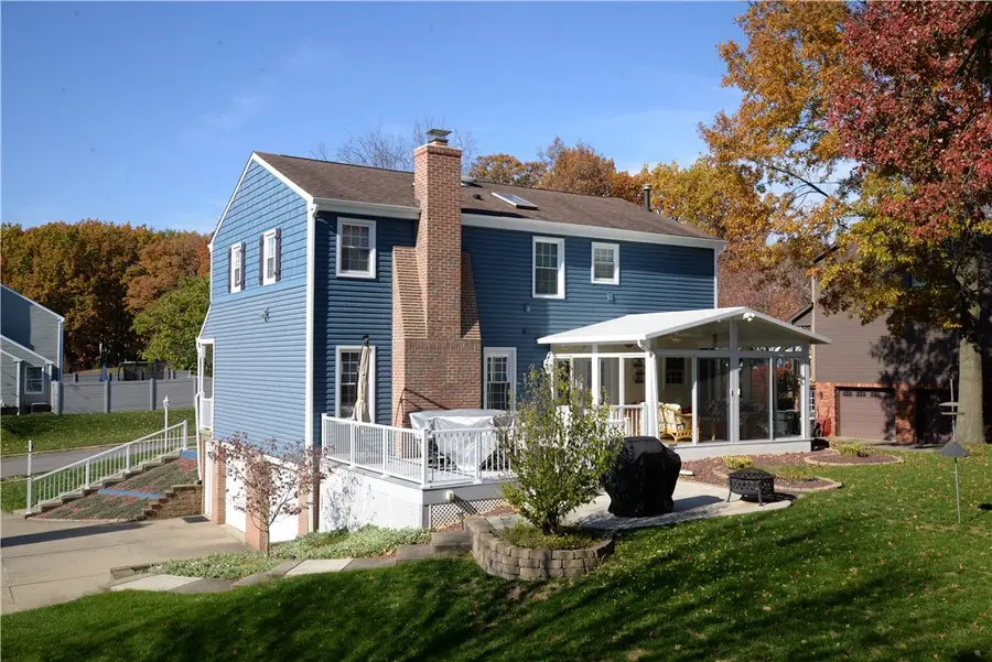 220 Hunting Ridge Trl, Cranberry Township, PA 16066 - Image #3