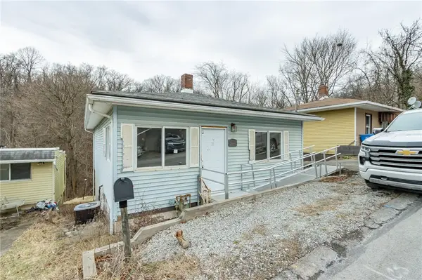 1183 Hill St, Lower Burrell, PA 15068