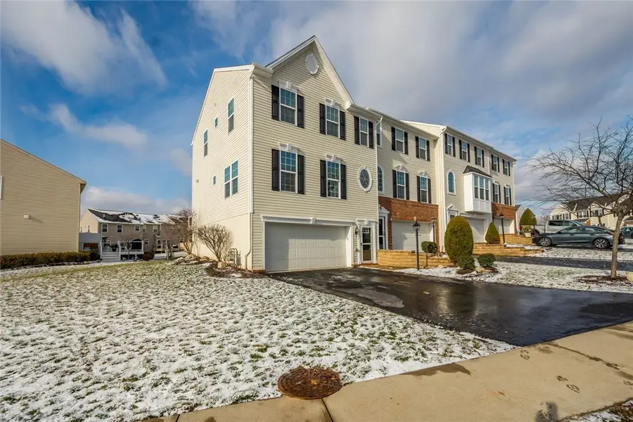 366 Sunrise Drive, Carnegie, PA 15106 - Image #2