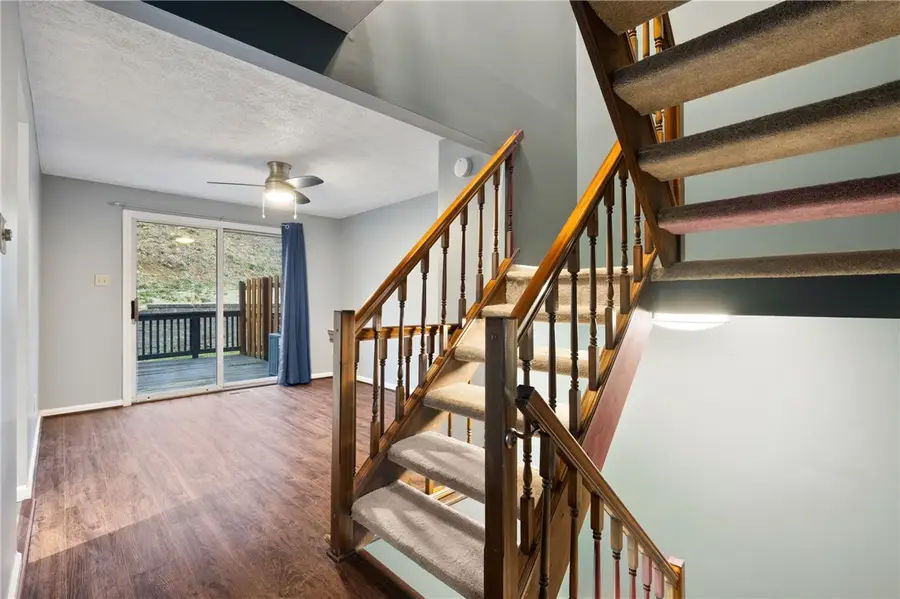 299 Murrays Ln, Castle Shannon, PA 15234 - Image #3