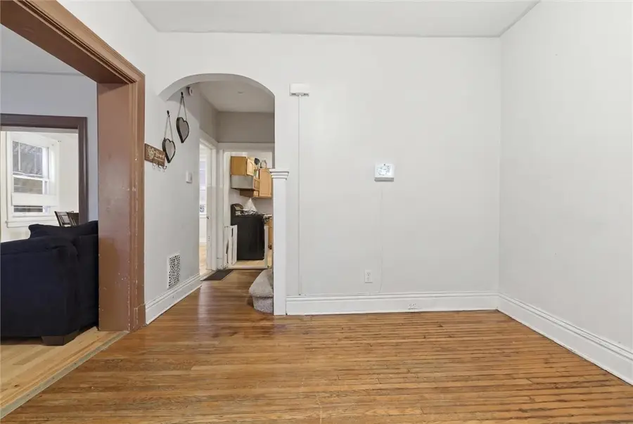 290 Glenwood Dr, Ambridge, PA 15003 - Image #3