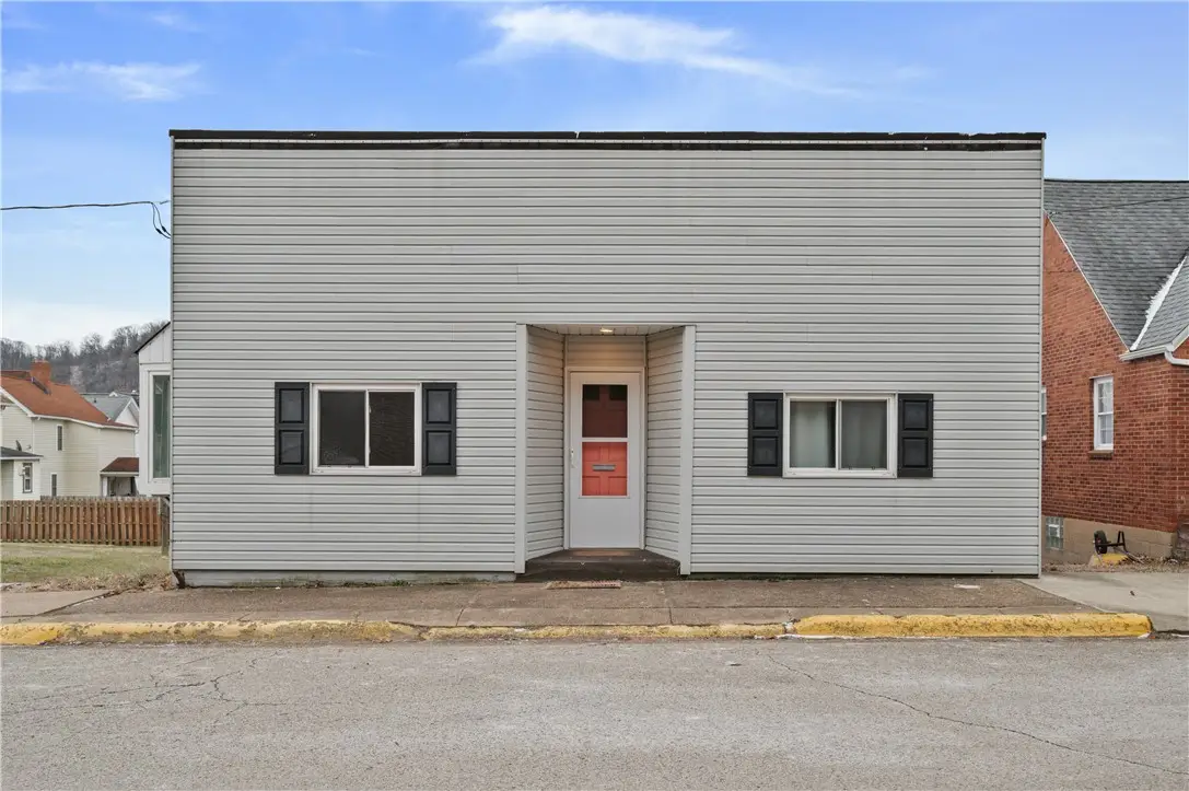 744 Lincoln Ave, Springdale, PA 15144 - Image #1