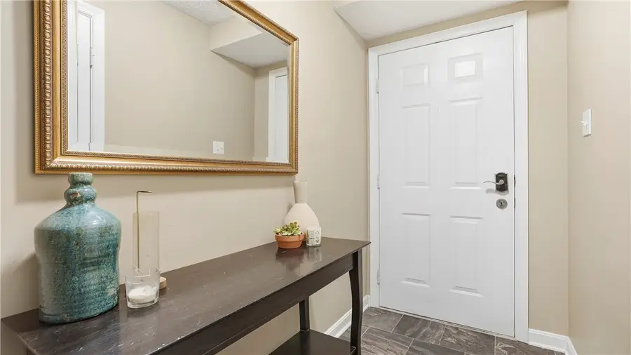 905 Timberidge Dr, Bethel Park, PA 15102 - Image #2