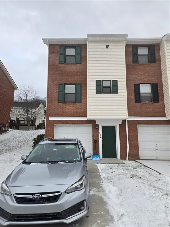 182 Woodhaven Dr, Seven Fields Boro, PA 16046