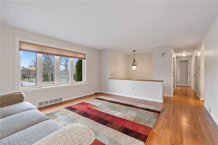 7 Dover Rd, Penn Township, PA 15642 - Image #3