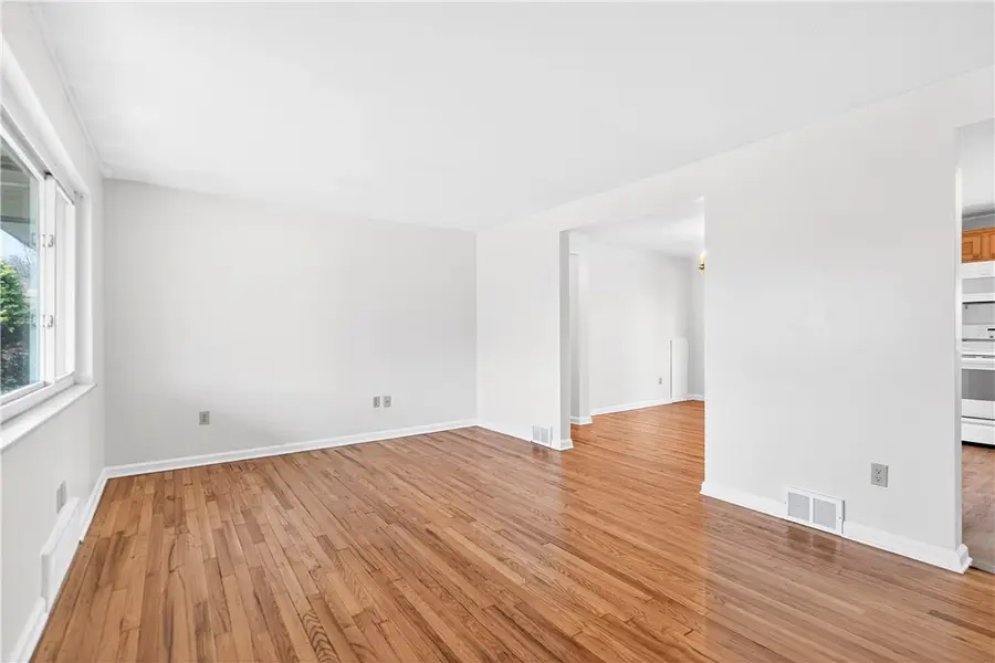 451 Dennison Dr, West Mifflin, PA 15122 - Image #3