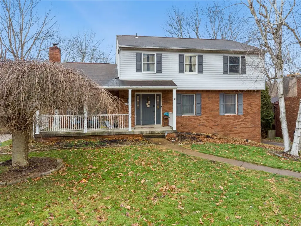 225 Lynn Ann Dr, Plum, PA 15068 - Image #1