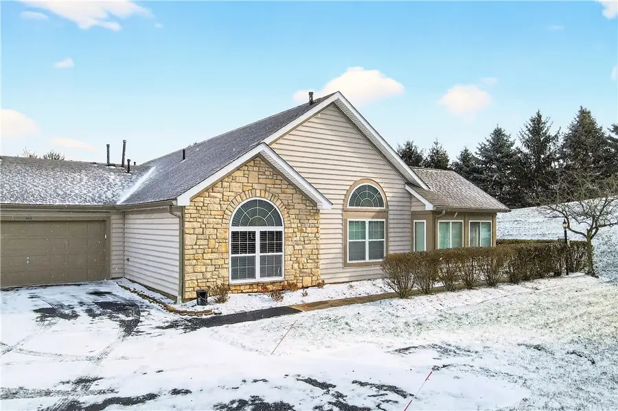 1723 Heather Heights Dr, Crescent, PA 15046 - Image #2