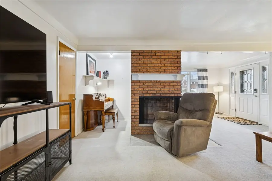 318 Maple St, West Mifflin, PA 15122 - Image #2