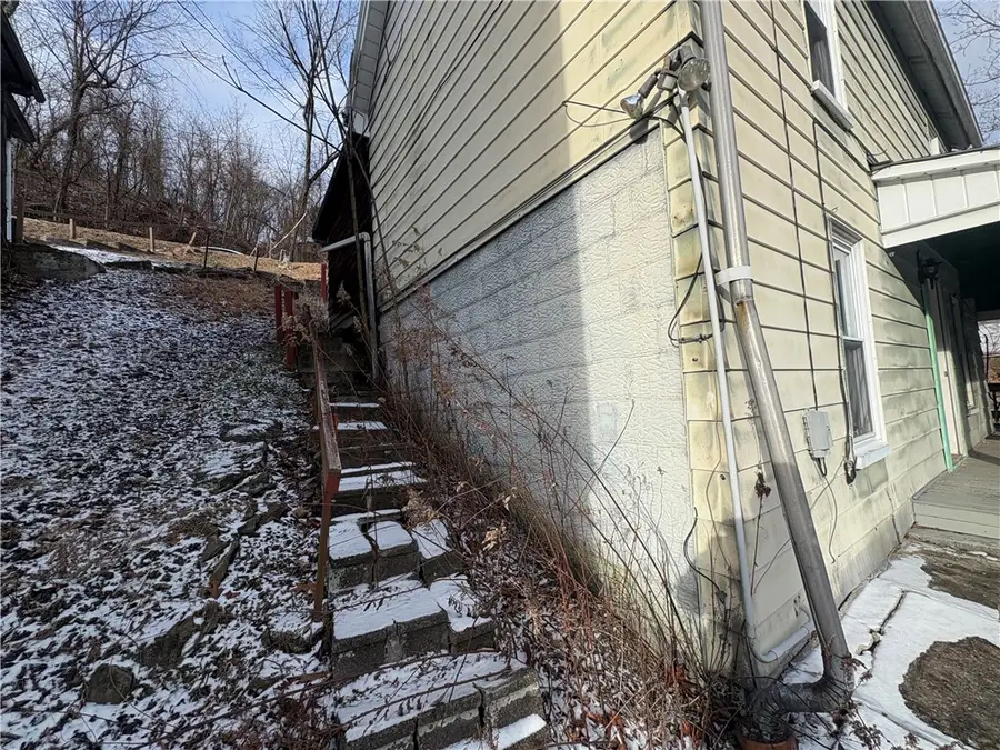 325 15th St, Donora, PA 15033 - Image #3