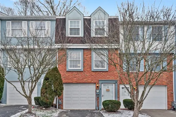 7 Shadow Dr, Whitehall, PA 15227