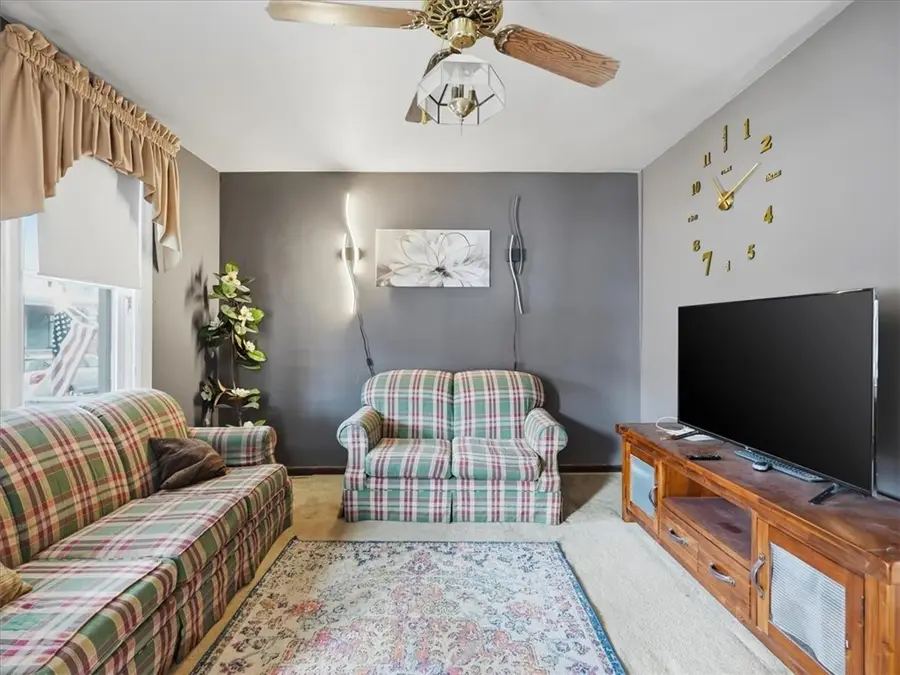 300 Gardner St, McKees Rocks, PA 15136 - Image #2