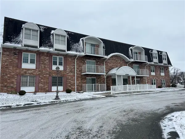 308 Clubhouse Dr, South Strabane, PA 15301