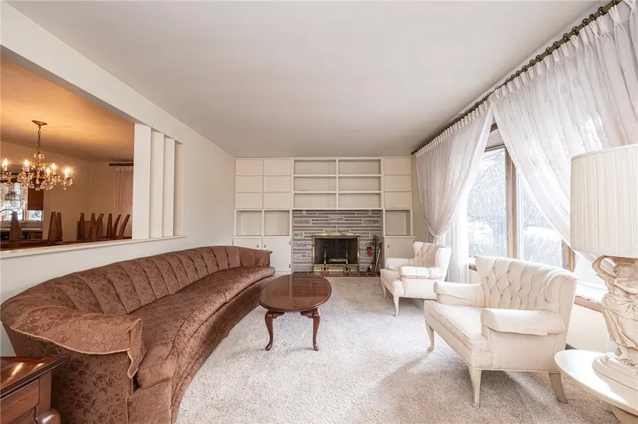 719 Locust St, Hempfield, PA 15601 - Image #2