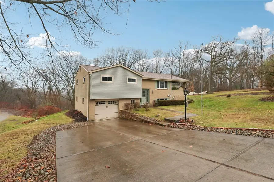 5374 Hardt Rd, Gibsonia, PA 15044 - Image #2