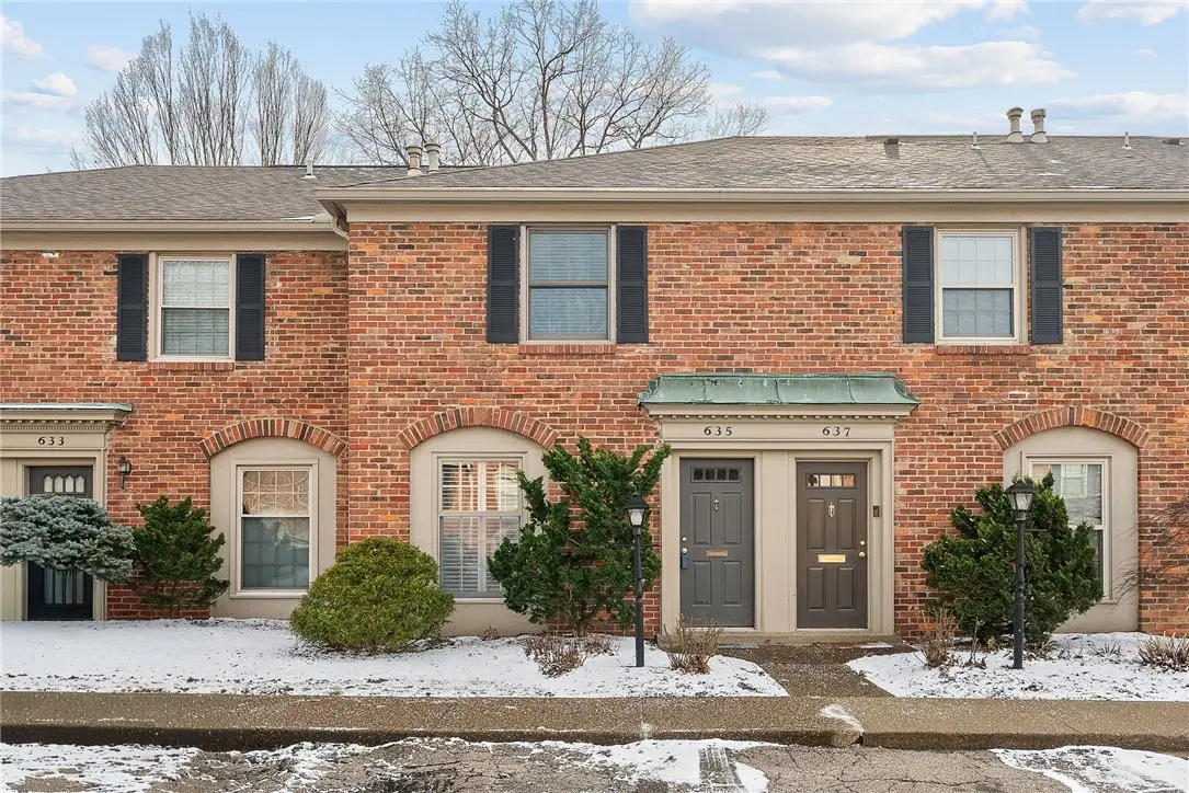 635 Robinwood Drive #3B3, Scott Township, PA 15216 - Image #1