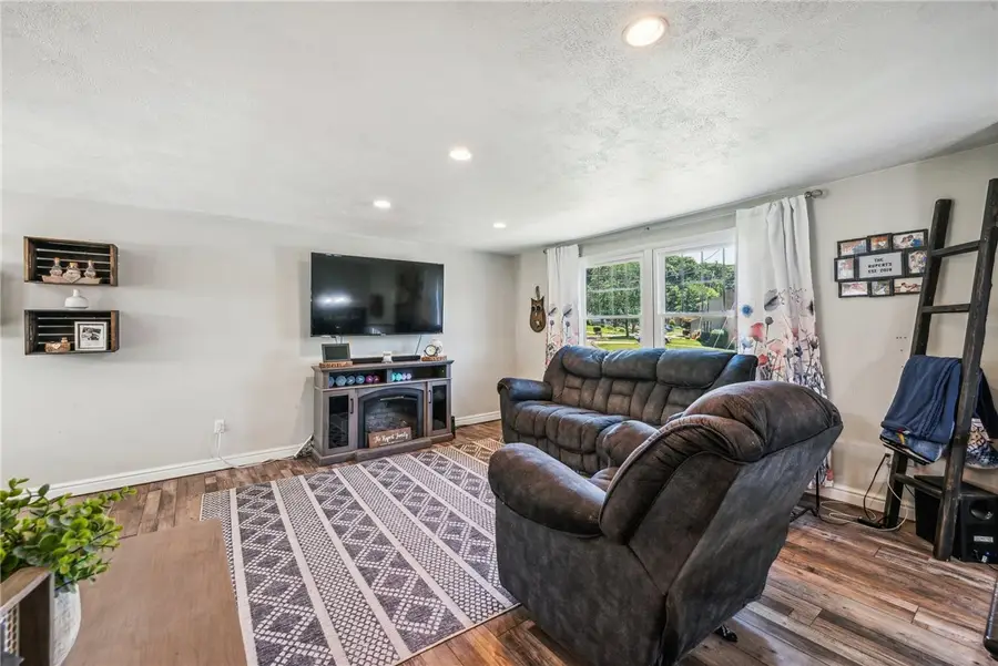 431 Tivoli Rd, Plum, PA 15239 - Image #2