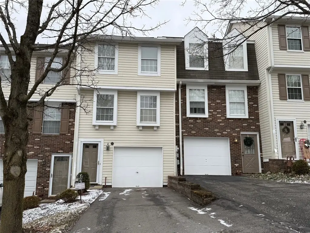 115 Saxonwald Ln, Castle Shannon, PA 15234 - Image #1