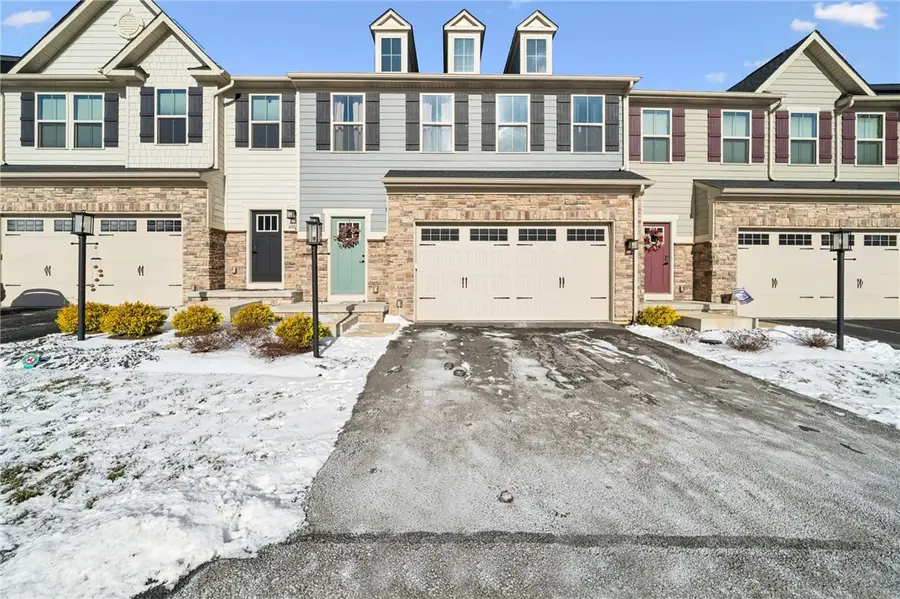 6003 Kapalua Ln, Penn Township, PA 15644 - Image #2