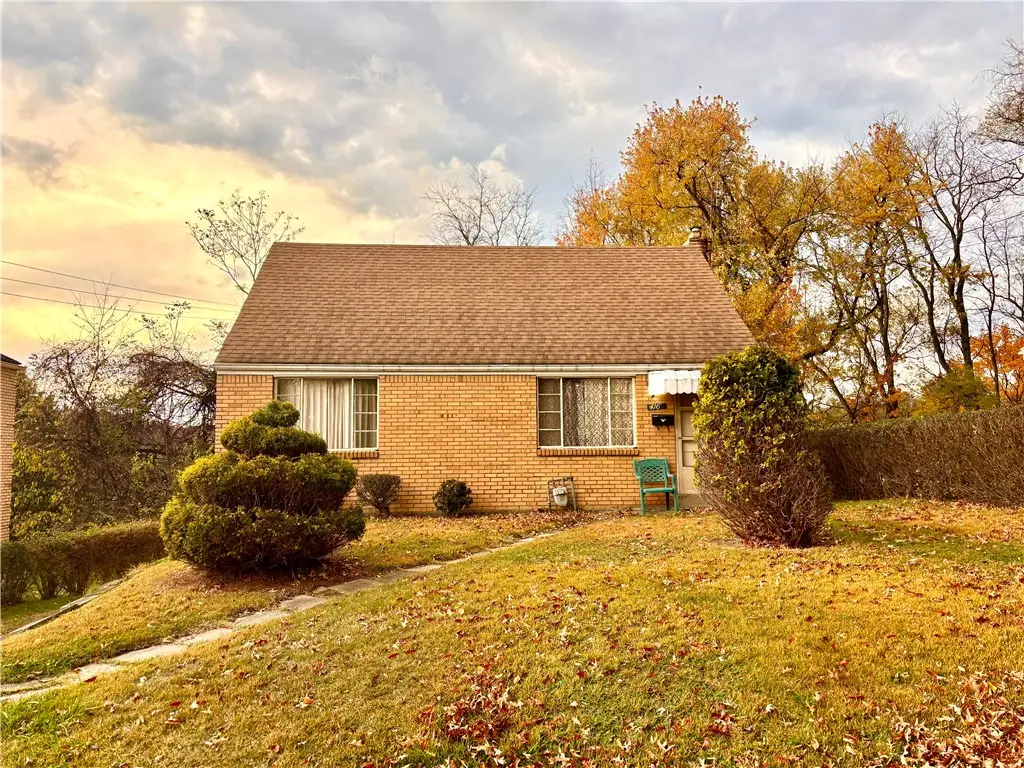 416 Penn Vista Dr, Penn Hills, PA 15235 - Image #1