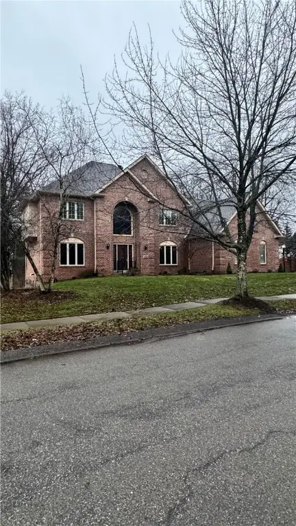 320 Steeplechase Dr, Cranberry Township, PA 16066 - Image #2