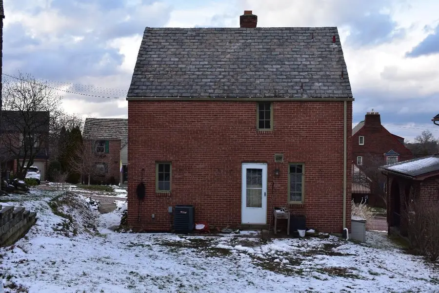 643 Royce Ave, Mount Lebanon Township, PA 15243 - Image #2