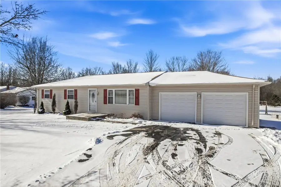 733 Greenfield Rd, Lackawannock, PA 16137 - Image #2