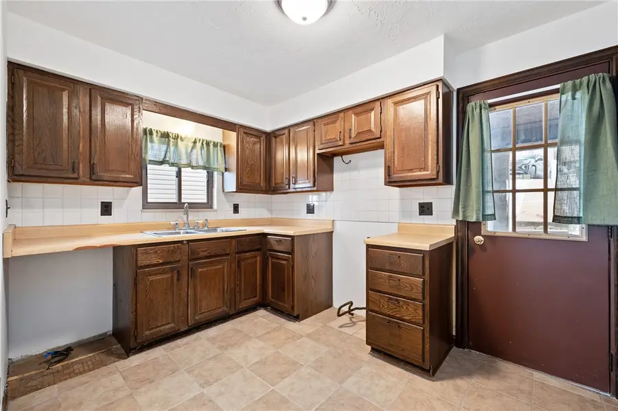 367 Center Ave, West View, PA 15229 - Image #3