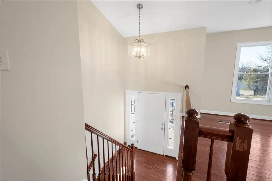 118 Vista Dr, Canonsburg, PA 15317 - Image #2