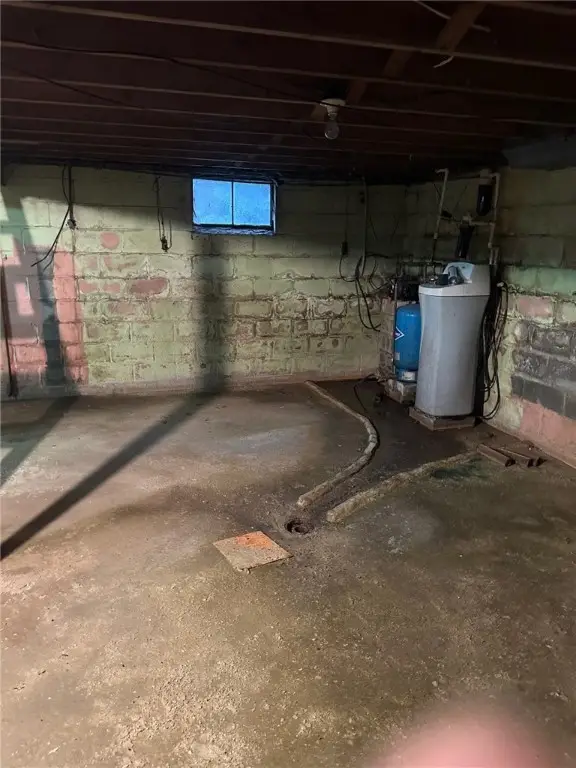 880 Wheatland Rd, Shenango, PA 16159 - Image #3