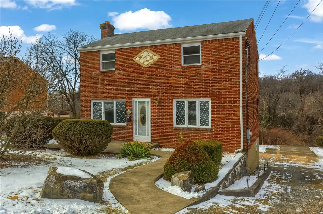 3091 Woodridge Dr, Whitehall, PA 15227 - Image #1