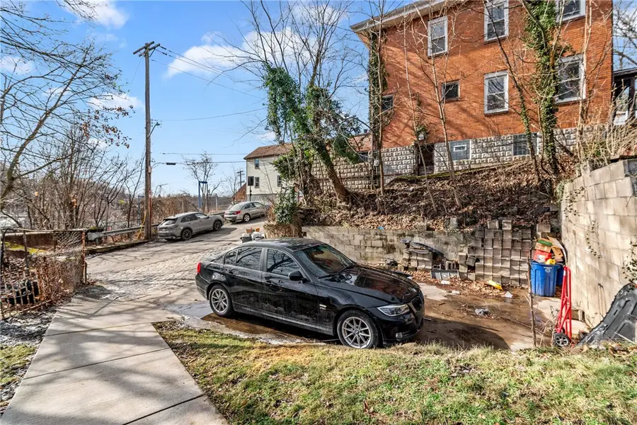 288 Paul St, Mount Washington, PA 15211 - Image #2