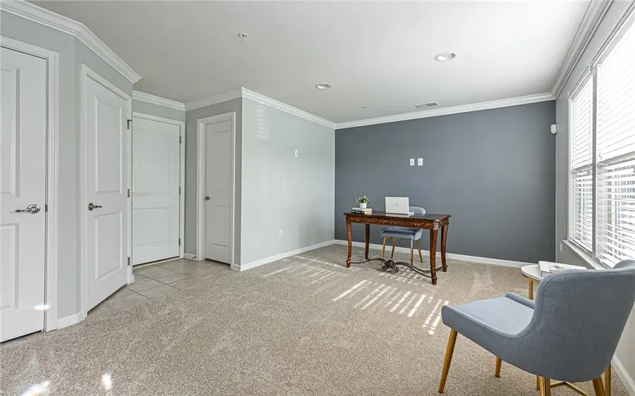 412 Fairmont Dr, Warrendale, PA 15090 - Image #2