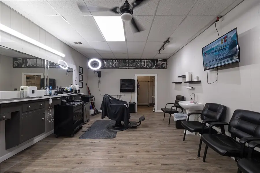 221 5th St, Ellwood City, PA 16117 - Image #3