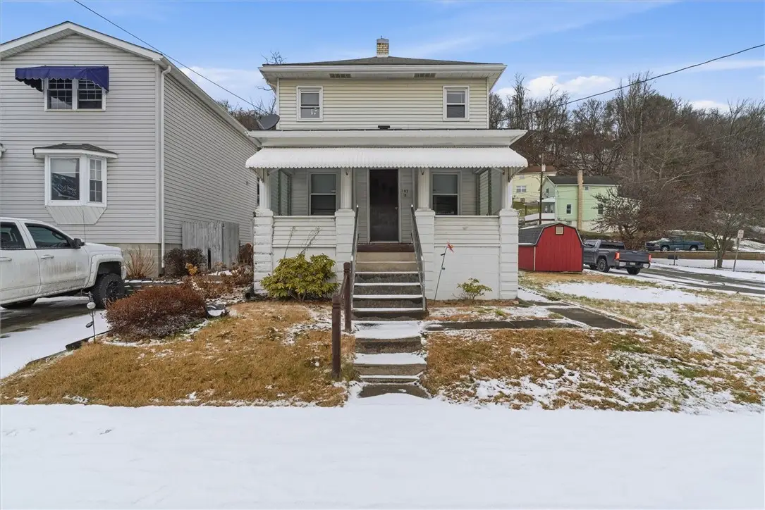 702 Mckinley Ave, East Vandergrift, PA 15629 - Image #1
