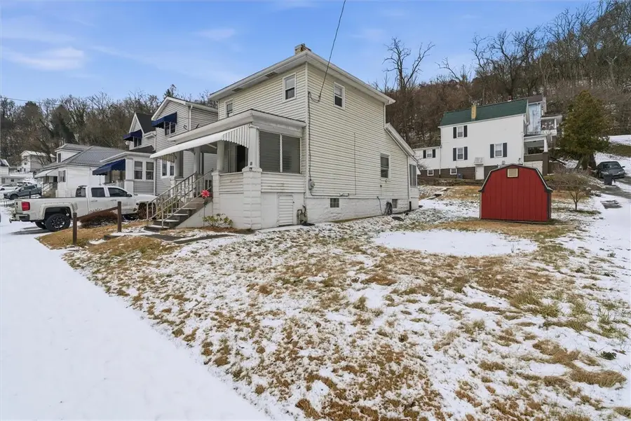 702 Mckinley Ave, East Vandergrift, PA 15629 - Image #3