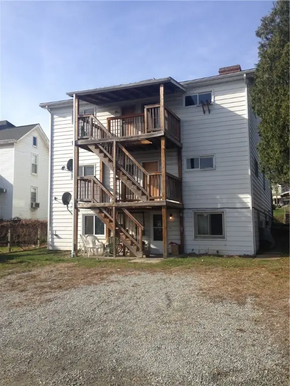 110 N 4th St, Youngwood, PA 15697 - Image #3