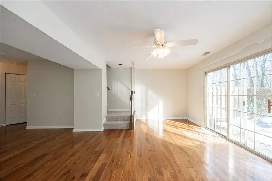 305 Berrington Ct, Bethel Park, PA 15102 - Image #2