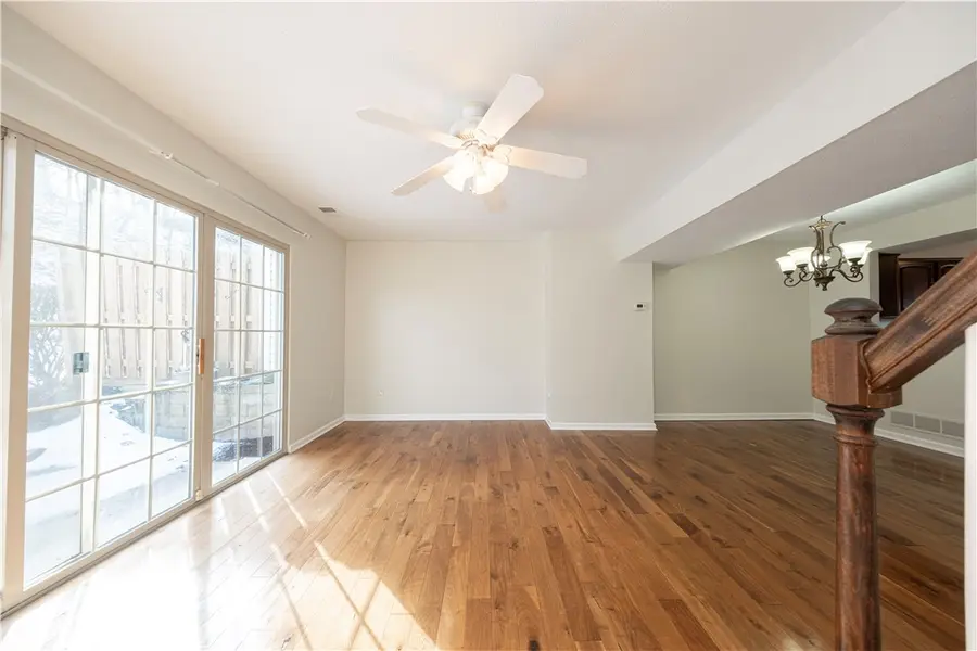 305 Berrington Ct, Bethel Park, PA 15102 - Image #3