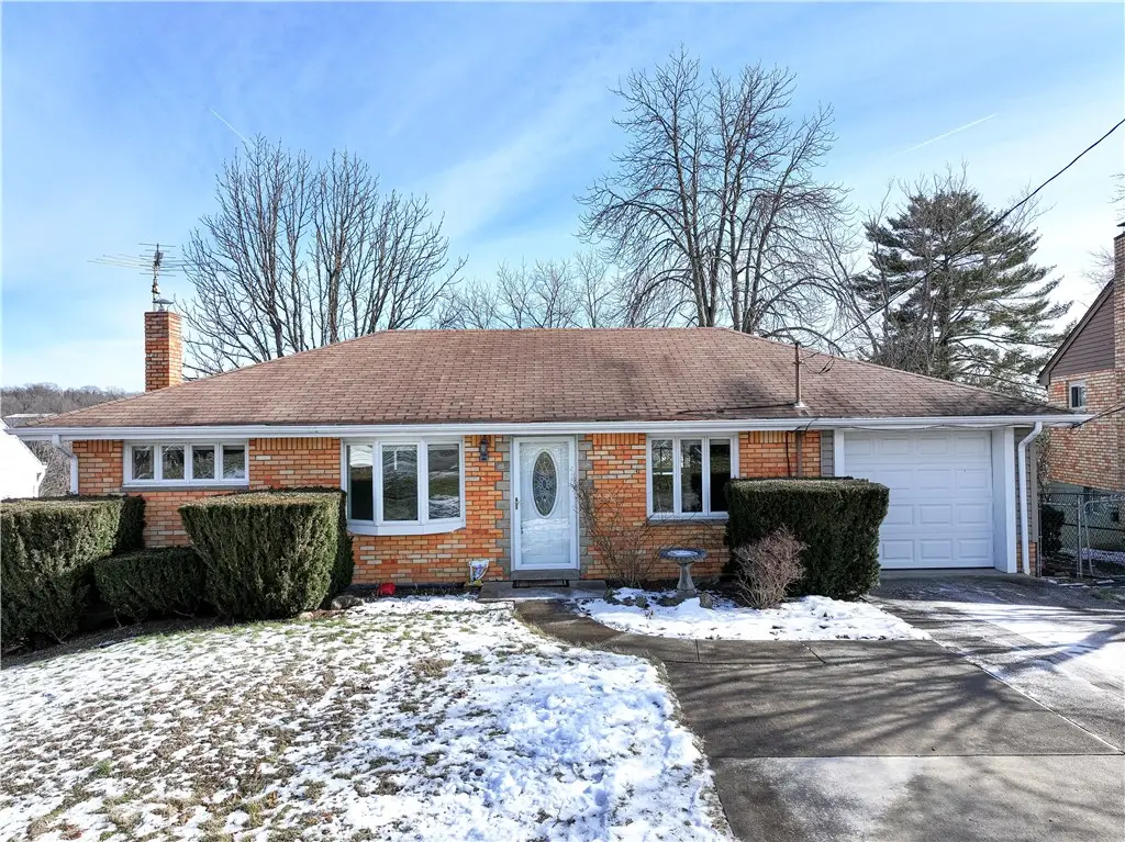 6356 Crestview Dr, South Park, PA 15129 - Image #1