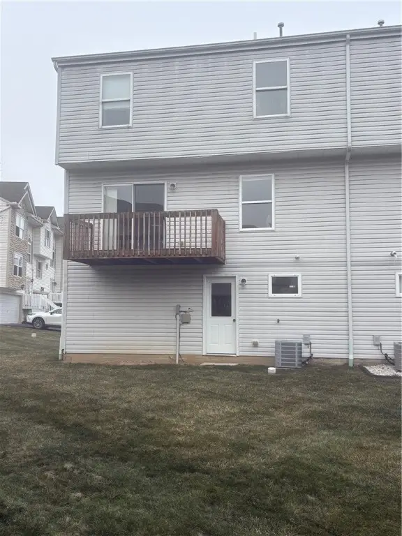 136 Manor View Dr, Manor, PA 15665 - Image #2