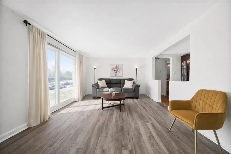 158 Bost Dr, West Mifflin, PA 15122 - Image #2