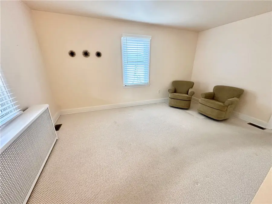 215 Richmond St, Loyalhanna, PA 15661 - Image #3